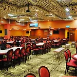 Perla, & Entertainment 4*