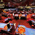 Perla, & Entertainment 4*