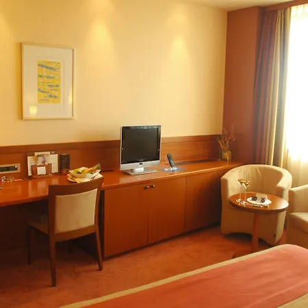 Hotel Perla, & Entertainment 4*