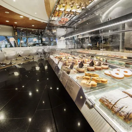 Perla, & Entertainment Hotel 4*