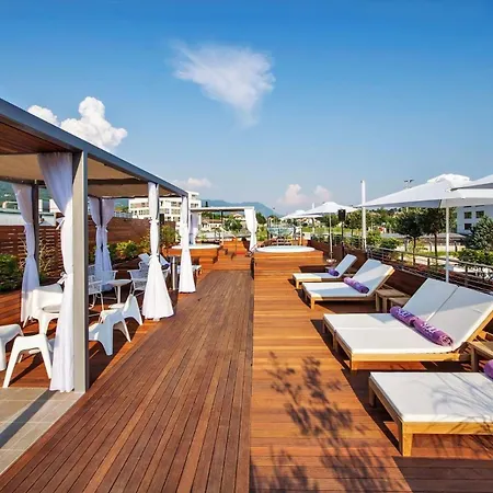 Perla, & Entertainment