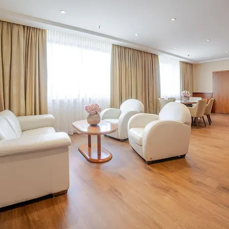 Perla, & Entertainment Hotel 4*