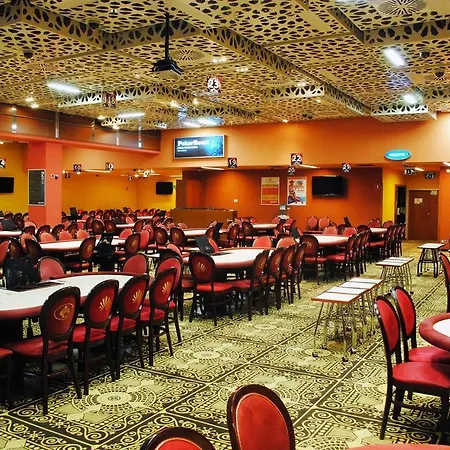 Perla, & Entertainment 4*