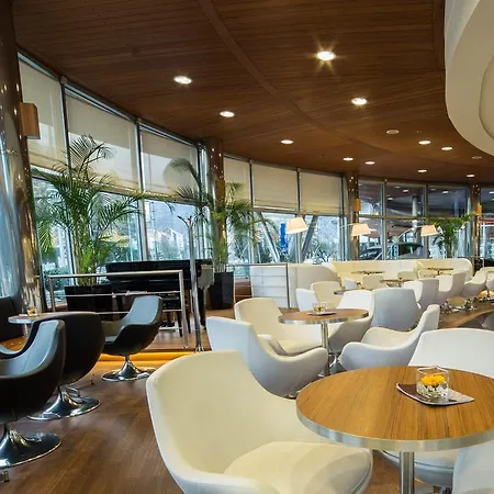 Perla, & Entertainment Hotel