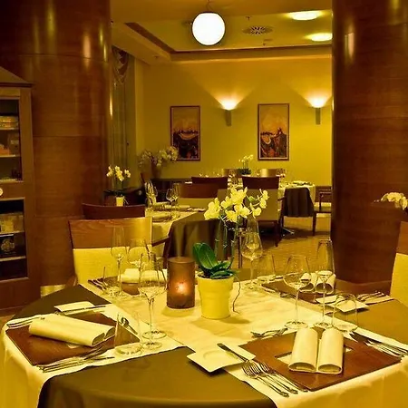 Perla, & Entertainment Hotel 4*