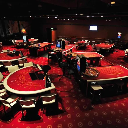 Perla, & Entertainment