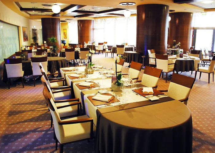 Perla, & Entertainment 4*