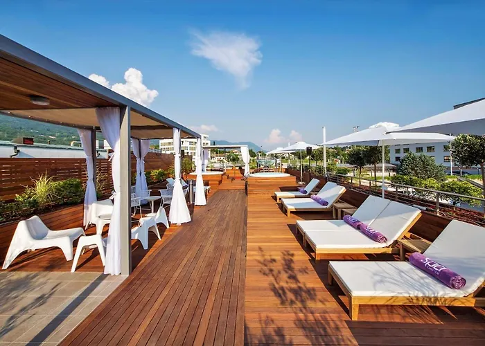 Perla, & Entertainment