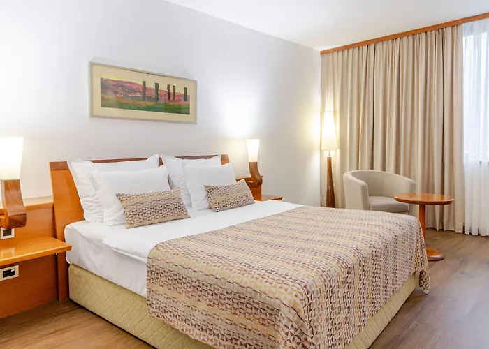 Hotel Perla, & Entertainment 4*