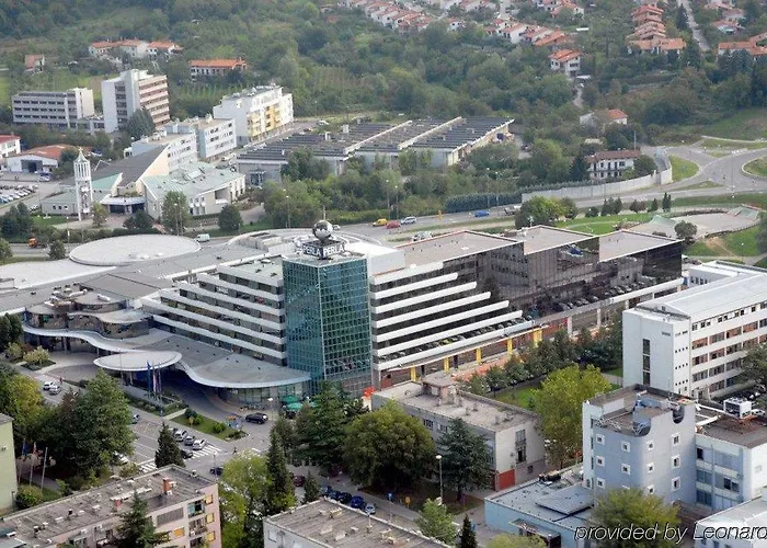 Perla, & Entertainment Hotel