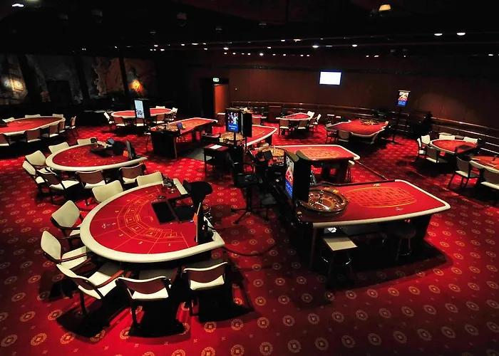 Perla, & Entertainment