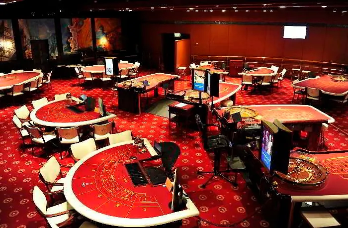 Perla, & Entertainment