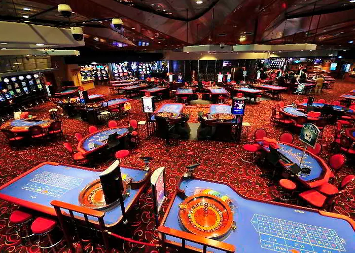 Perla, & Entertainment 4*